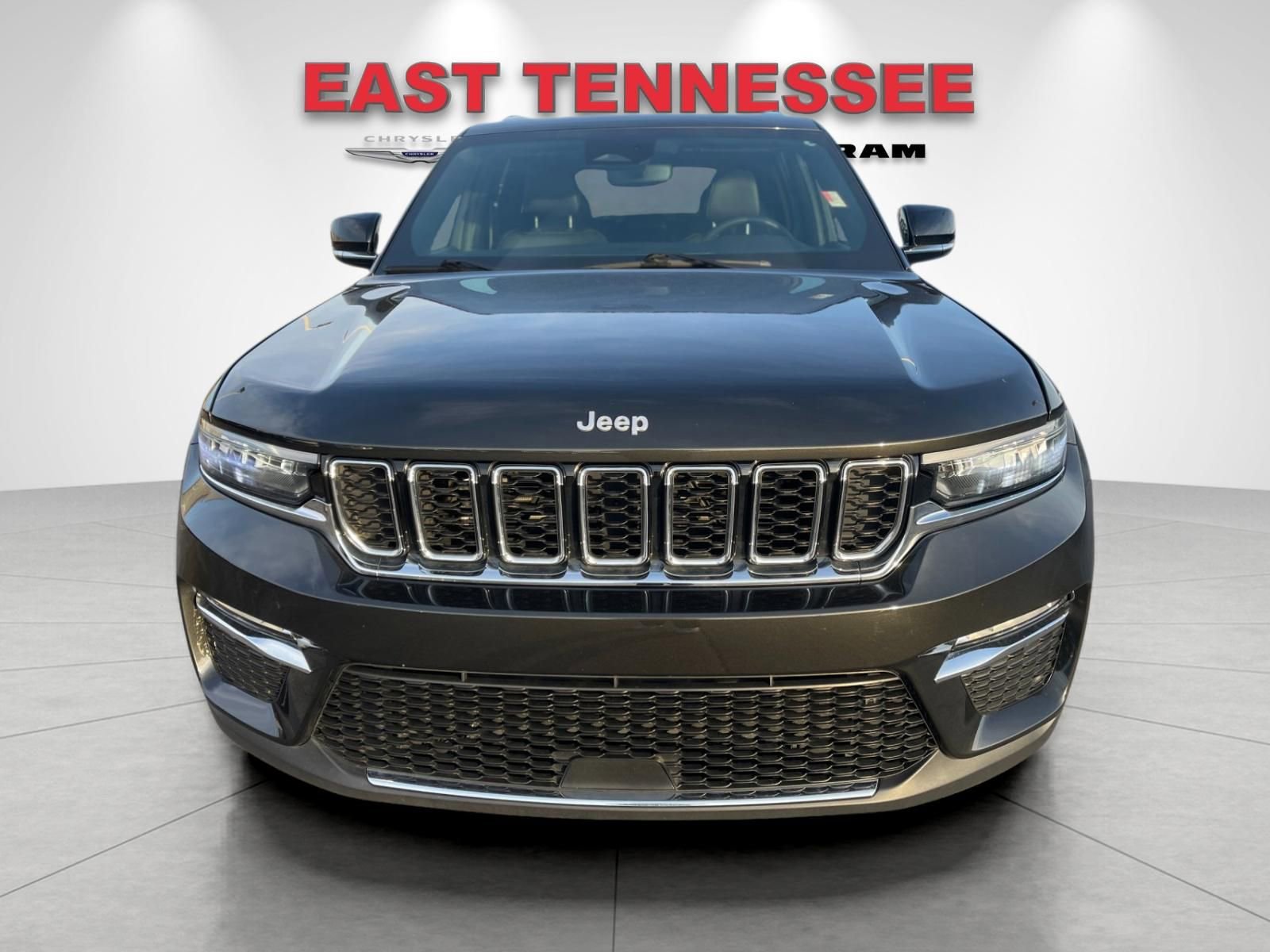 Used 2024 Jeep Grand Cherokee Limited w/ Trailer Tow Package image 9