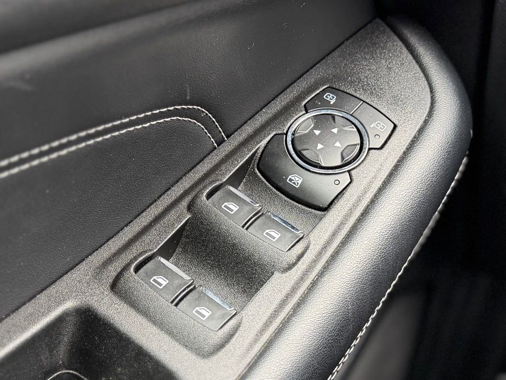 Used 2024 Ford Edge Titanium AWD/4WD image 16