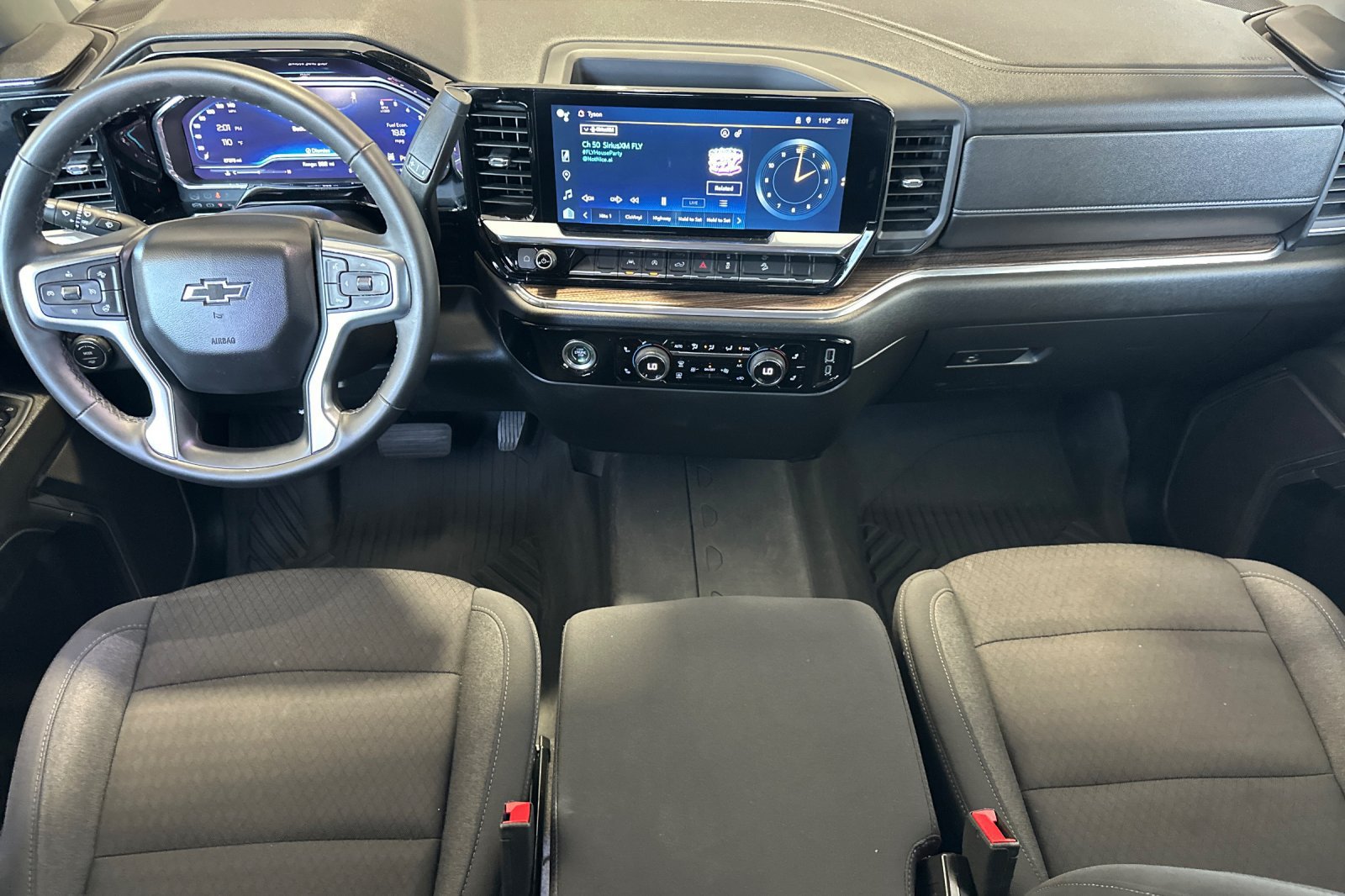 Used 2024 Chevrolet Silverado 1500 RST AWD/4WD image 13