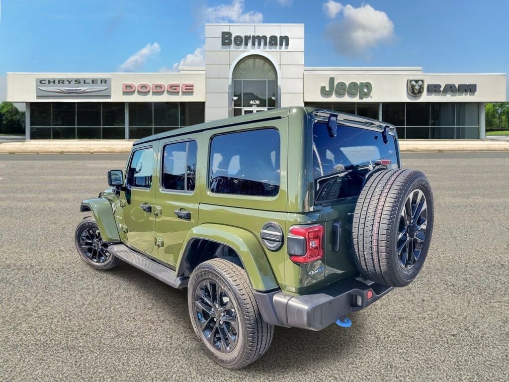 Used 2023 Jeep Wrangler Unlimited Sahara w/ Cold Weather Group image 8