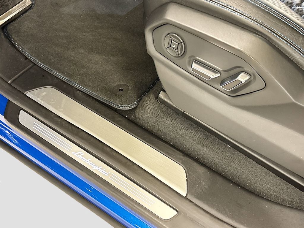 Used 2021 Lamborghini Urus image 26