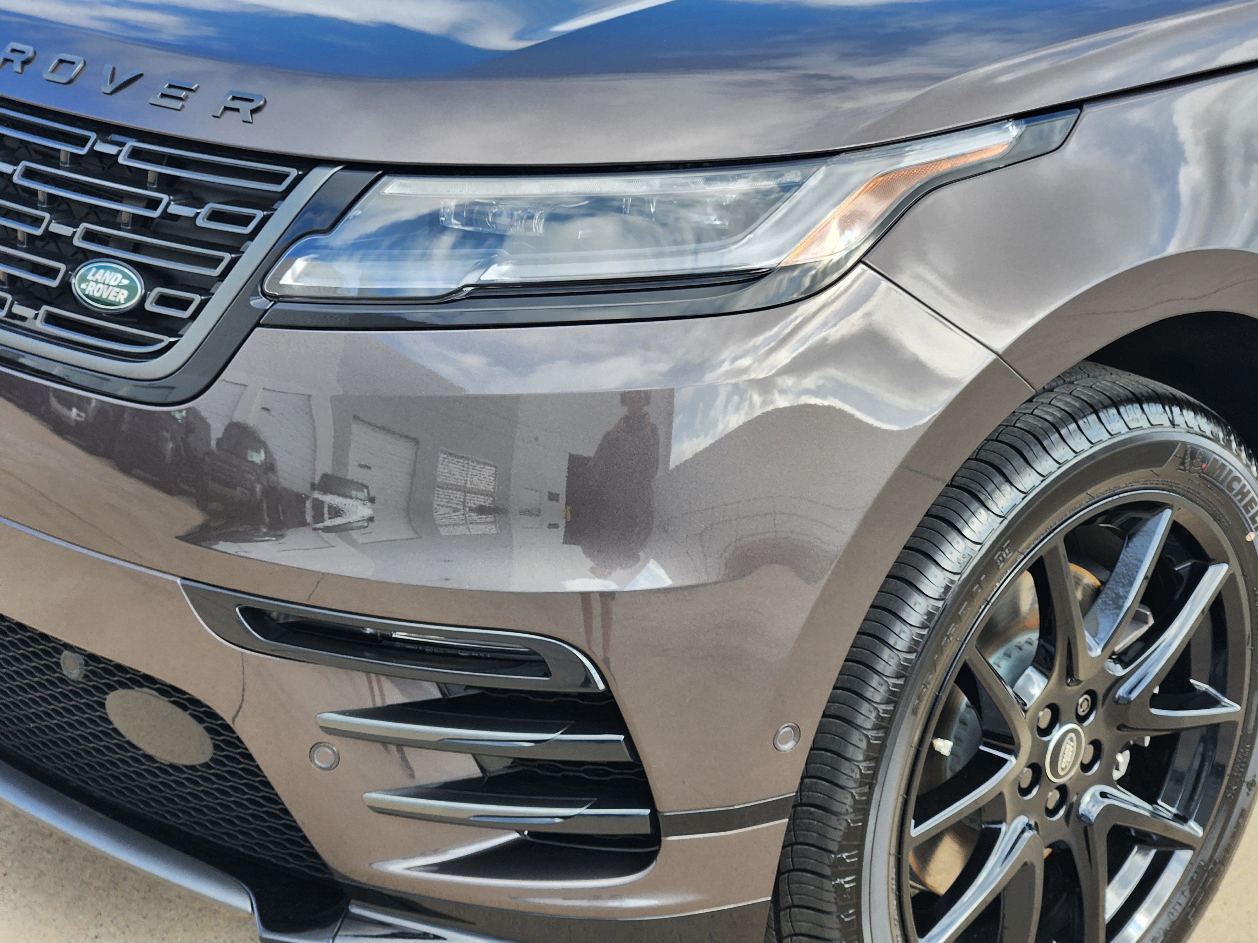 New 2026 Land Rover Range Rover Velar Dynamic SE image 9