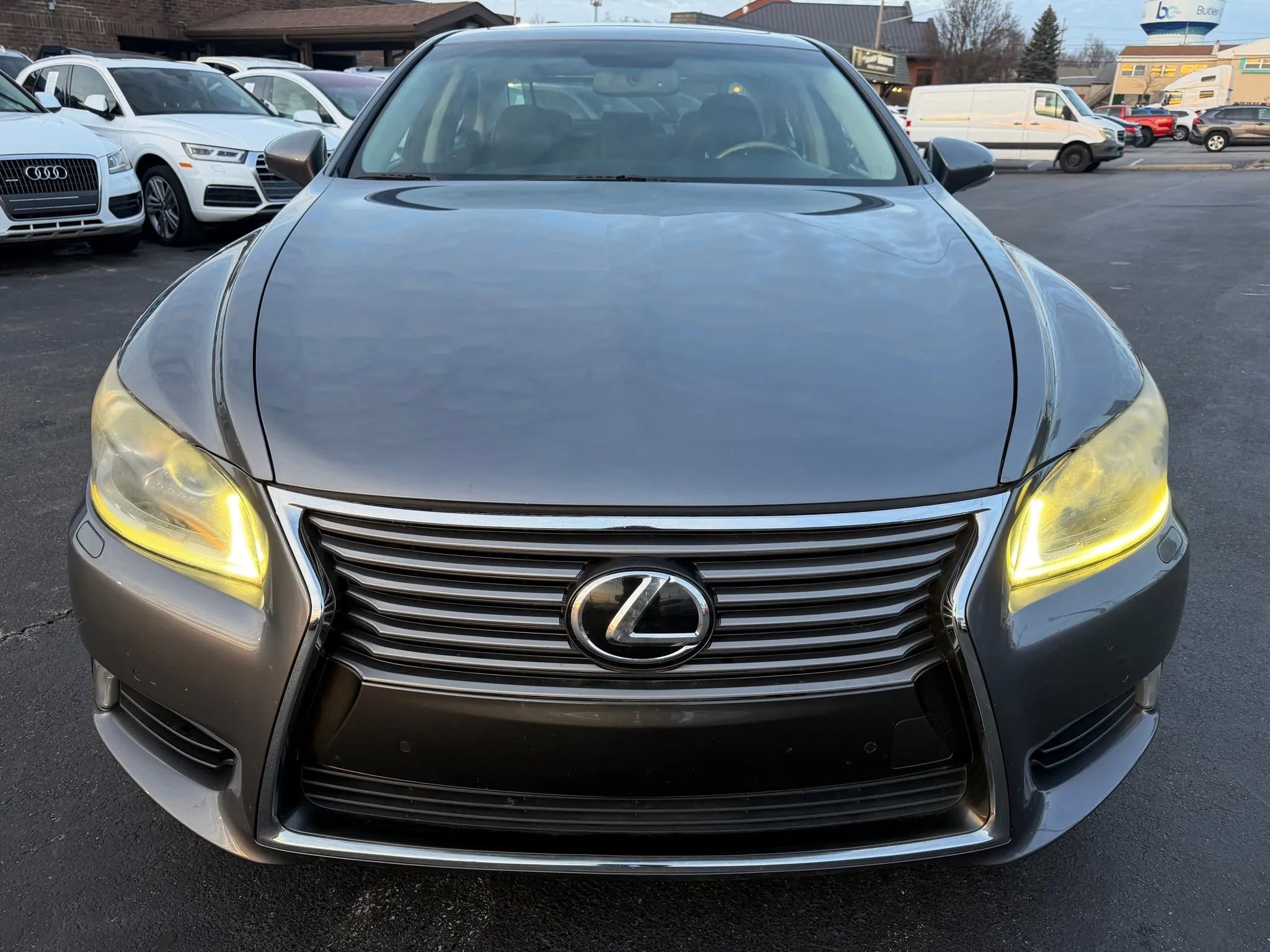 Used 2013 Lexus LS 460 AWD w/ Comfort Pkg image 8