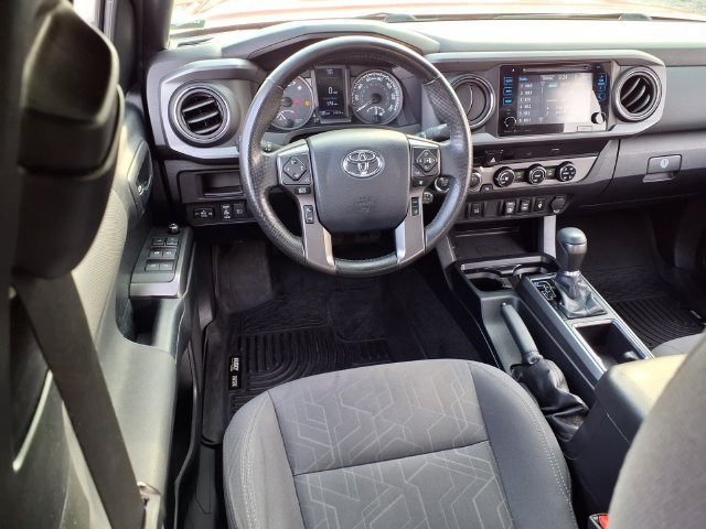Used 2018 Toyota Tacoma TRD Off-Road AWD/4WD image 16
