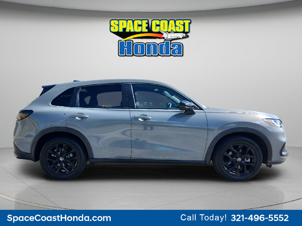 Used 2025 Honda HR-V Sport image 2
