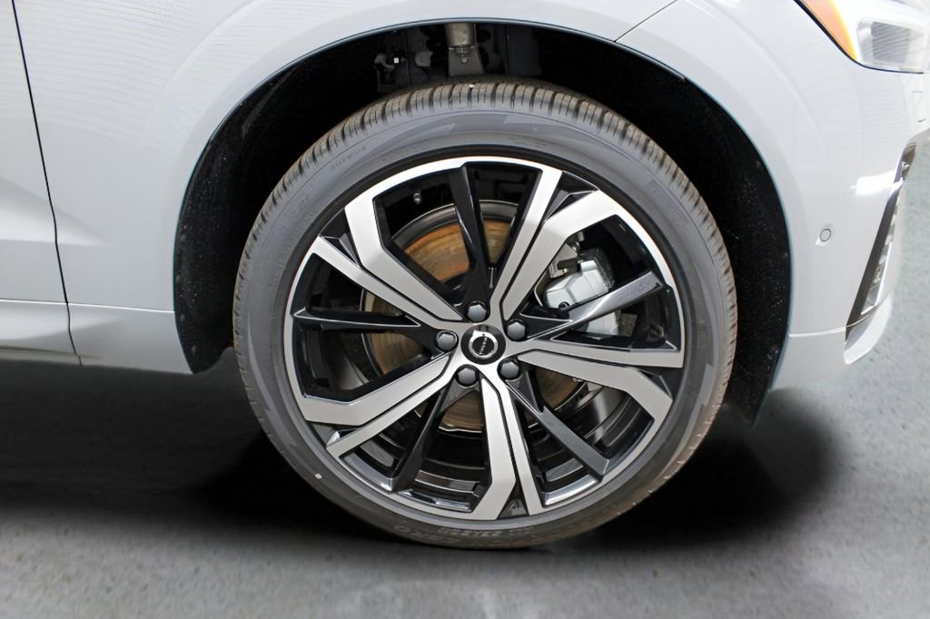New 2025 Volvo XC60 T8 Ultra w/ Protection Package Premier image 33