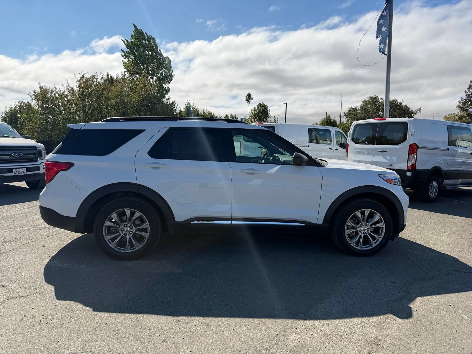 Used 2020 Ford Explorer XLT w/ Equipment Group 202A AWD/4WD image 6