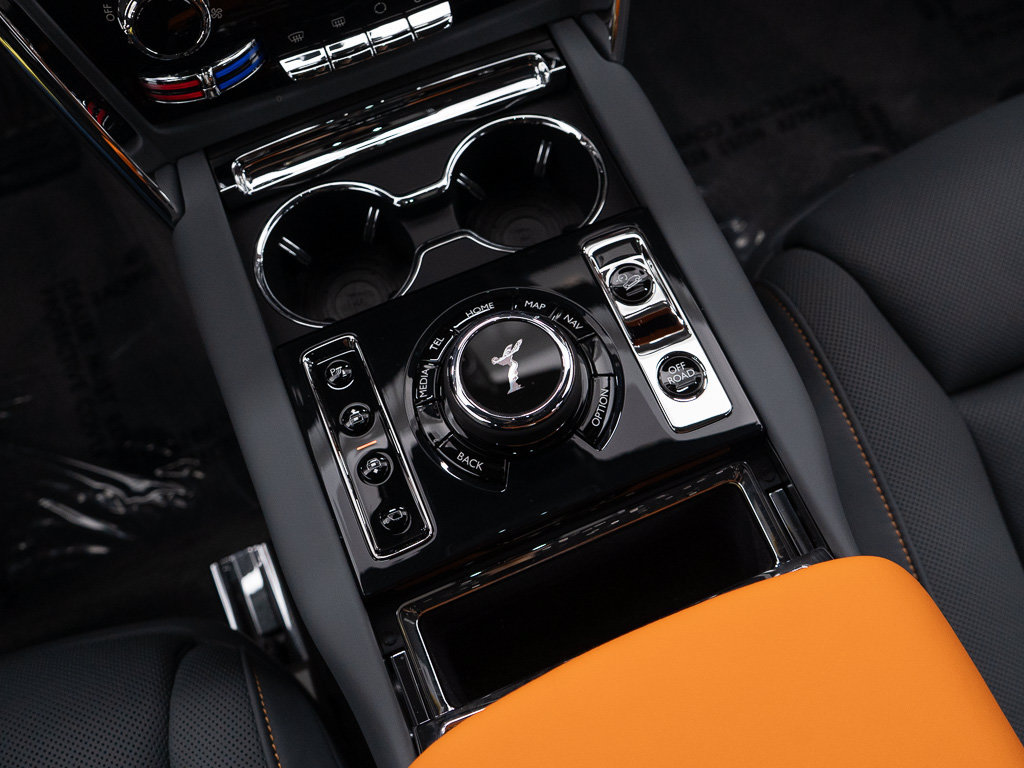 Certified 2026 Rolls-Royce Cullinan AWD/4WD image 38
