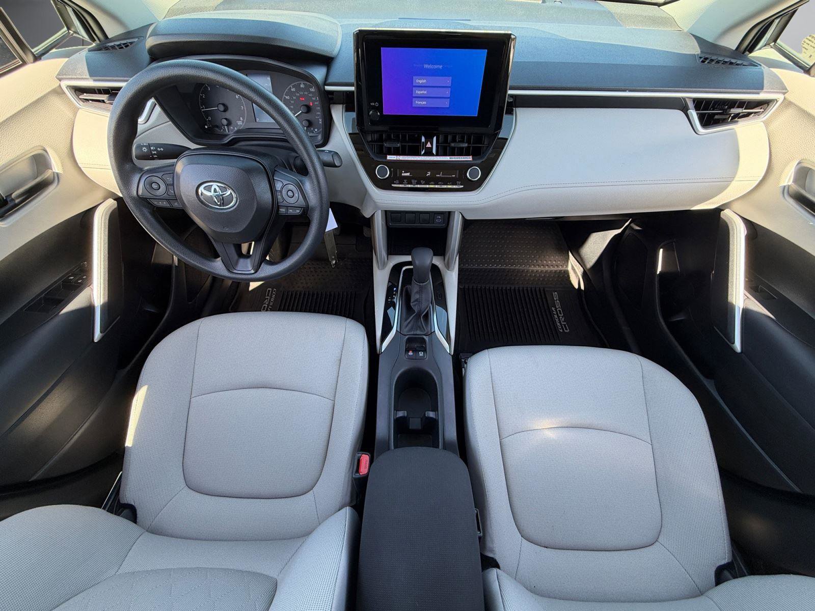 Used 2024 Toyota Corolla Cross L image 12