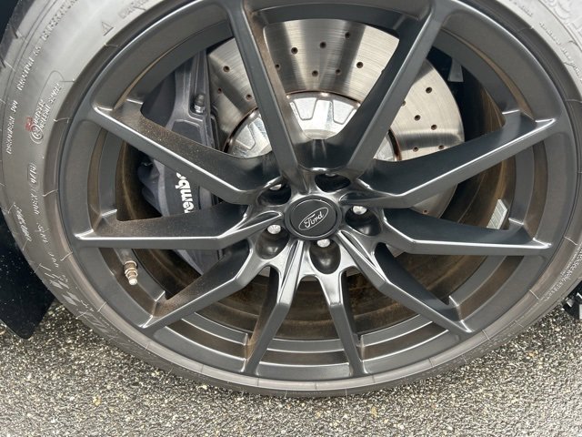 Used 2016 Ford Mustang Shelby GT350 w/ Technology Package image 9