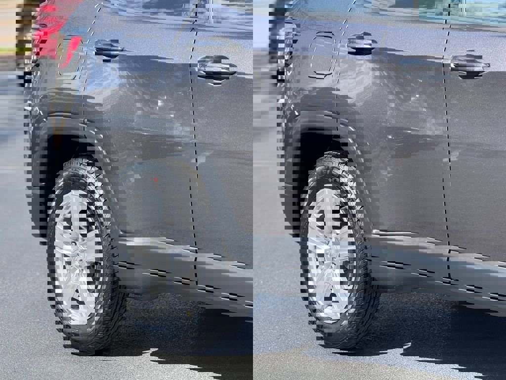 Used 2022 Jeep Compass Latitude image 10