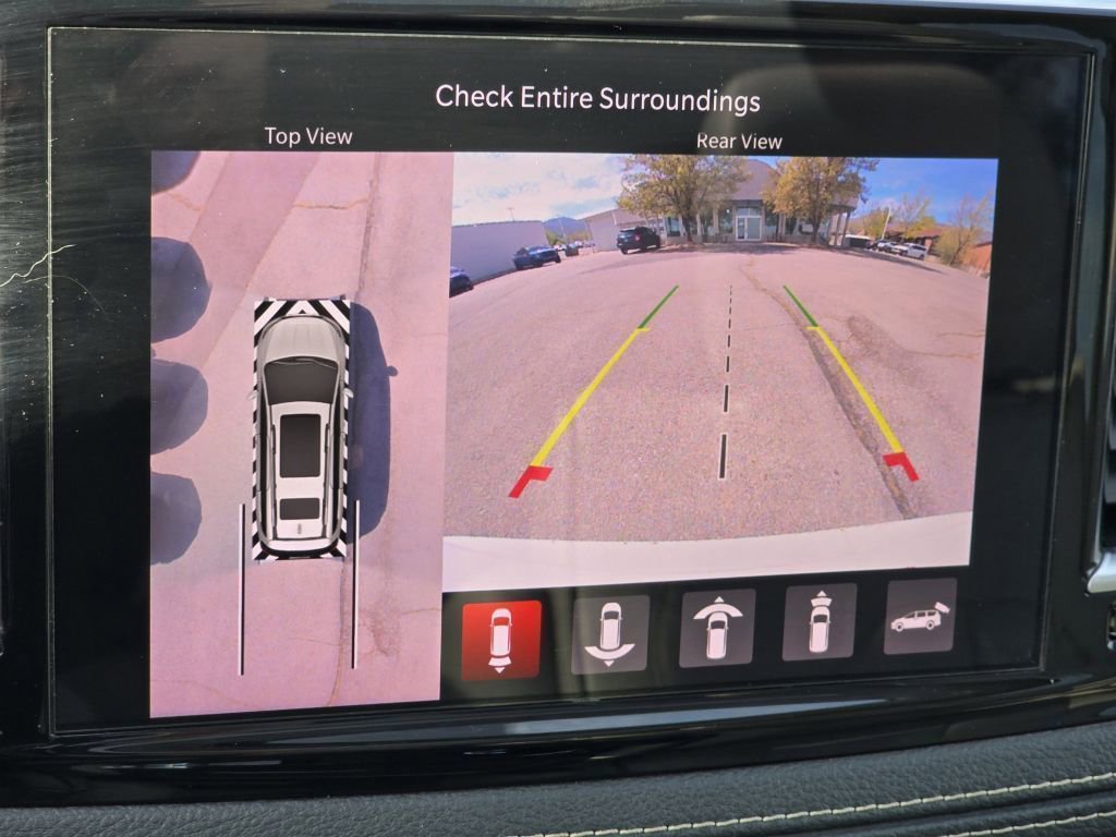 Used 2021 Chrysler Pacifica Limited w/ Premium & Safety Sphere Group AWD/4WD image 6