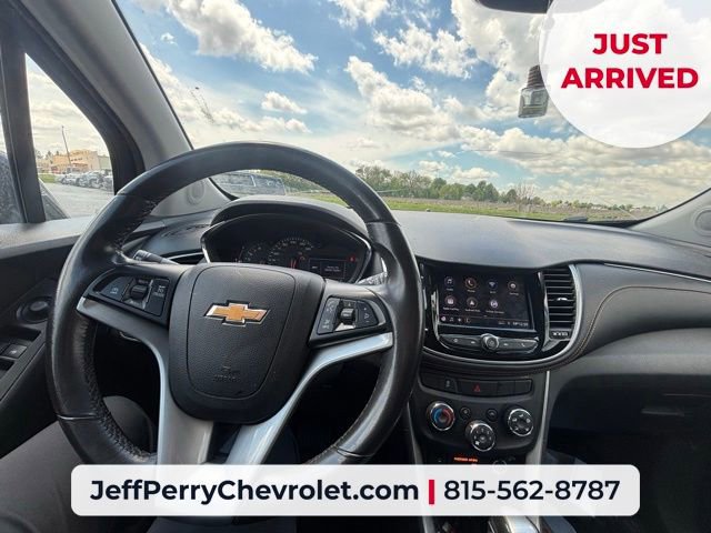 Used 2020 Chevrolet Trax LT w/ Driver Confidence Package AWD/4WD image 11