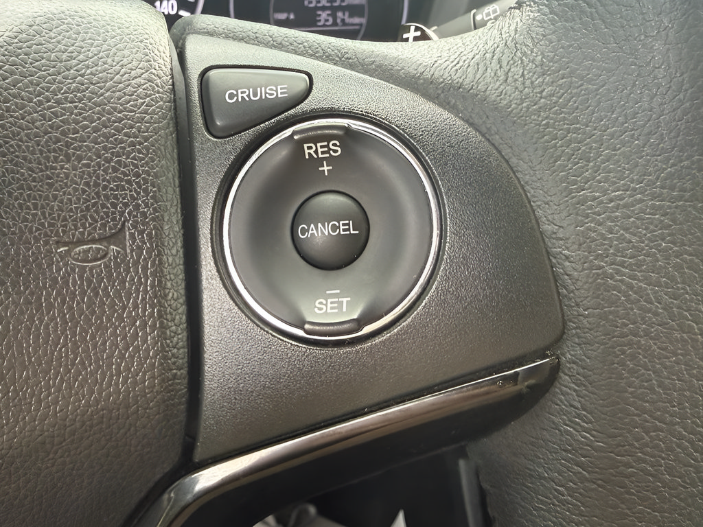 Used 2016 Honda HR-V EX-L image 17
