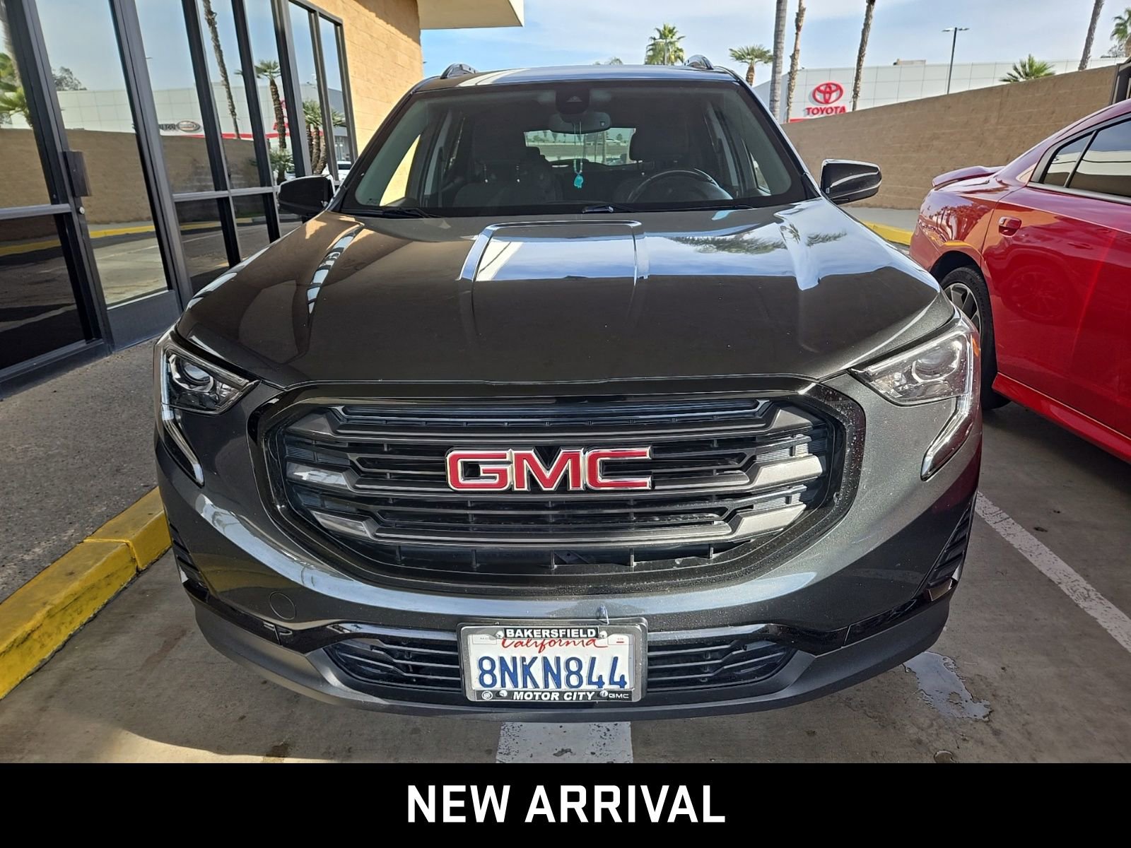 Certified 2020 GMC Terrain SLE w/ Driver Convenience Package image 2