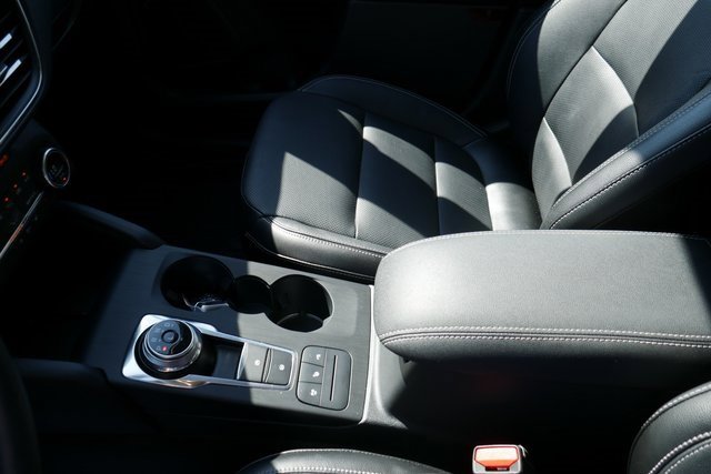 Used 2020 Ford Escape Titanium w/ Titanium Premium Package 2.0 image 25