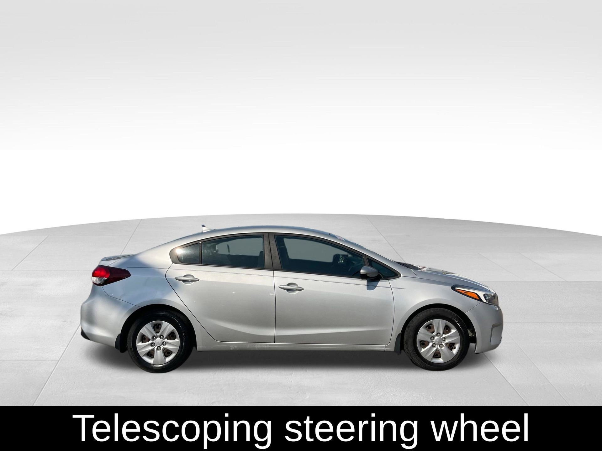 Used 2017 Kia Forte LX image 4