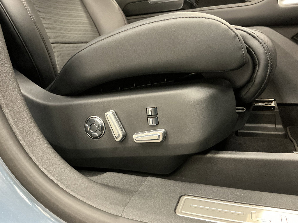 Used 2026 Lincoln Nautilus Reserve AWD/4WD image 41