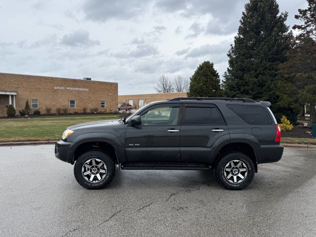 Used 2007 Toyota 4Runner SR5 image 2