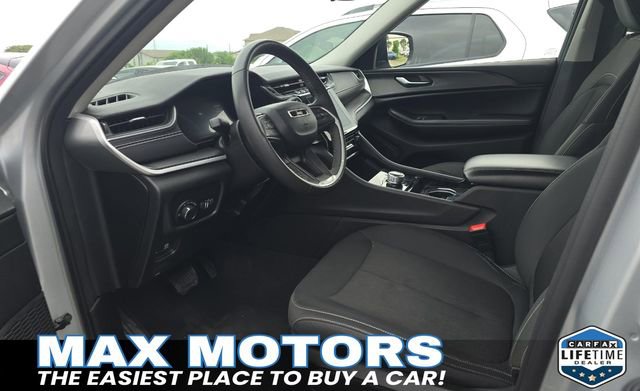 Used 2023 Jeep Grand Cherokee L Laredo w/ Luxury Tech Group I AWD/4WD image 11