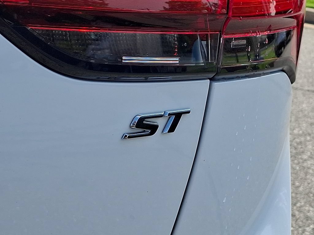 Certified 2021 Buick Envision Preferred AWD/4WD image 29