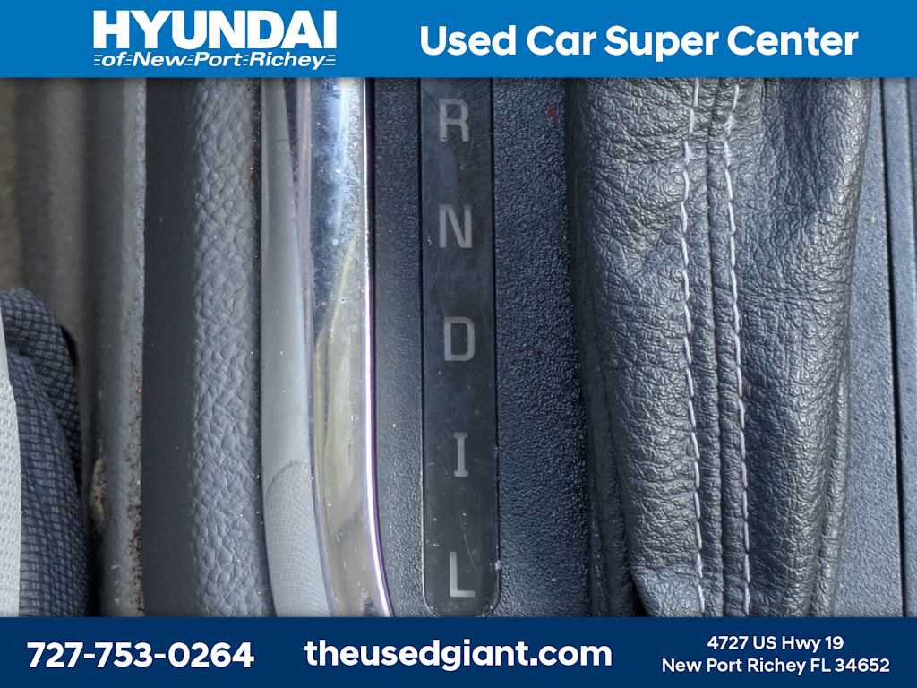Used 2010 Chevrolet HHR LT FWD image 25