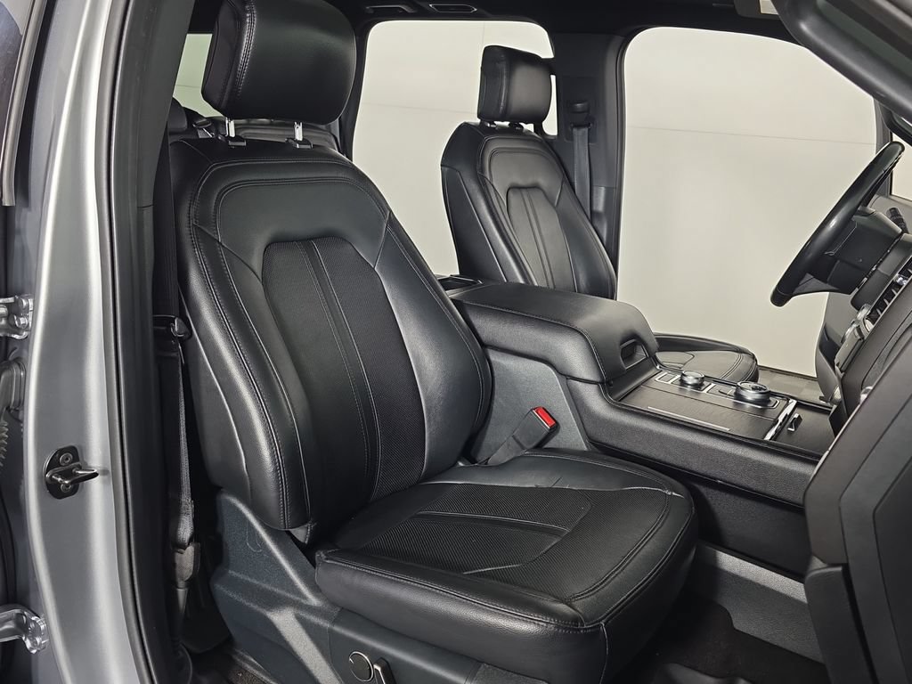 Used 2020 Ford Expedition Max Limited AWD/4WD image 32