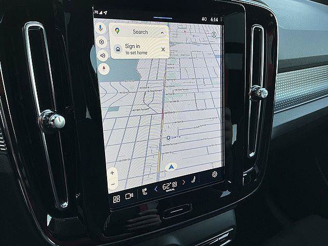 Certified 2025 Volvo XC40 B5 Plus AWD/4WD image 25
