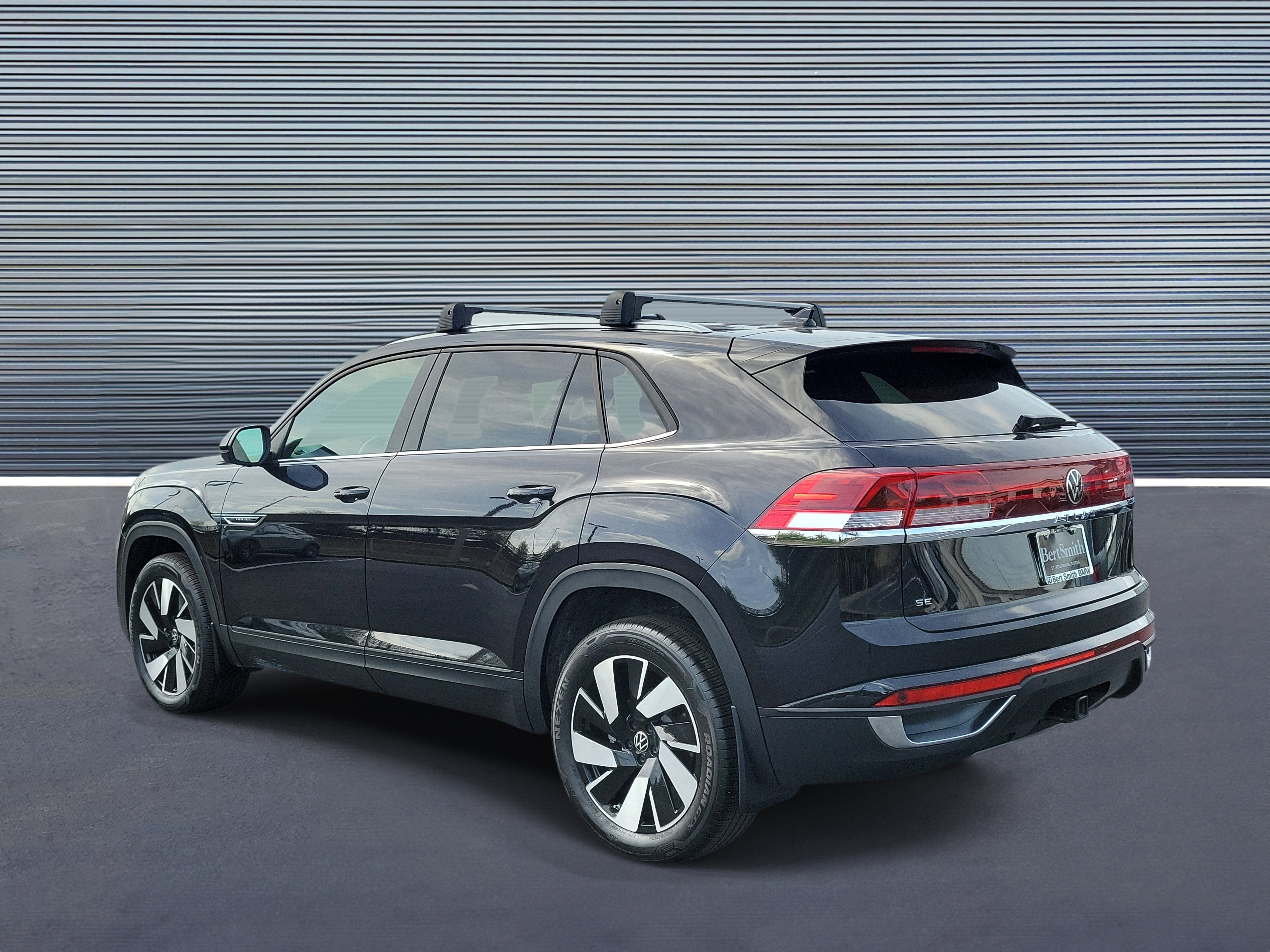 Used 2024 Volkswagen Atlas Cross Sport SE image 4