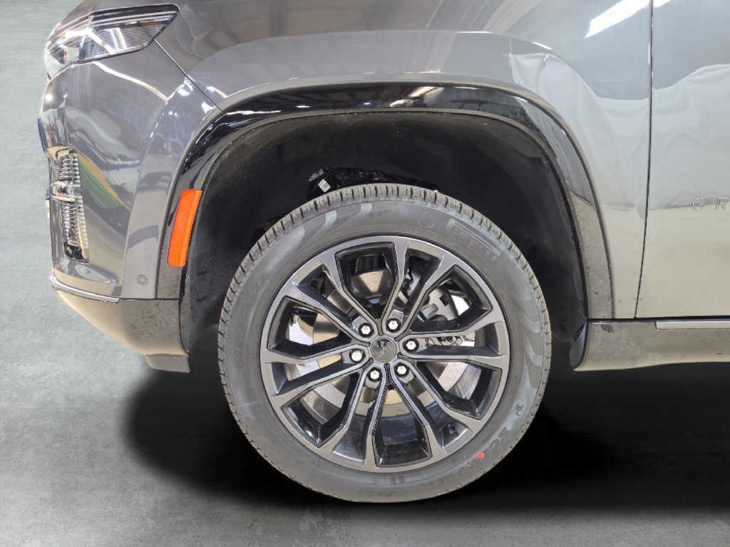 New 2026 Jeep Grand Wagoneer Summit AWD/4WD image 10