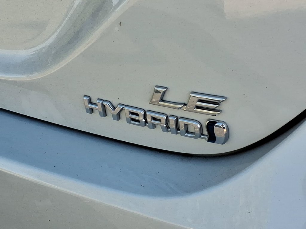 Used 2023 Toyota Camry LE FWD image 9