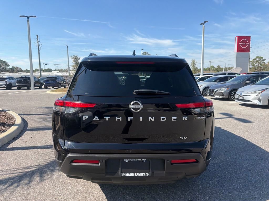 Used 2024 Nissan Pathfinder SV image 7