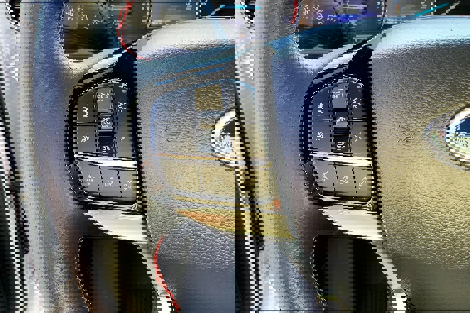 Used 2024 Ford Explorer ST-Line w/ Class IV Trailer Tow Package image 22