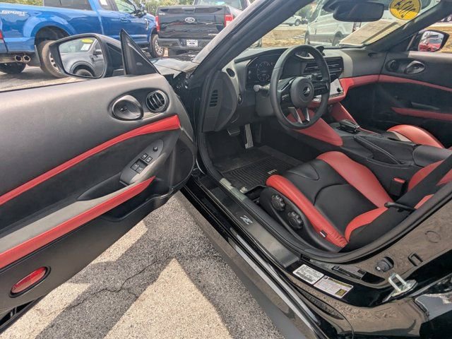 Used 2024 Nissan Z Performance w/ Floor Mat Package RWD image 16