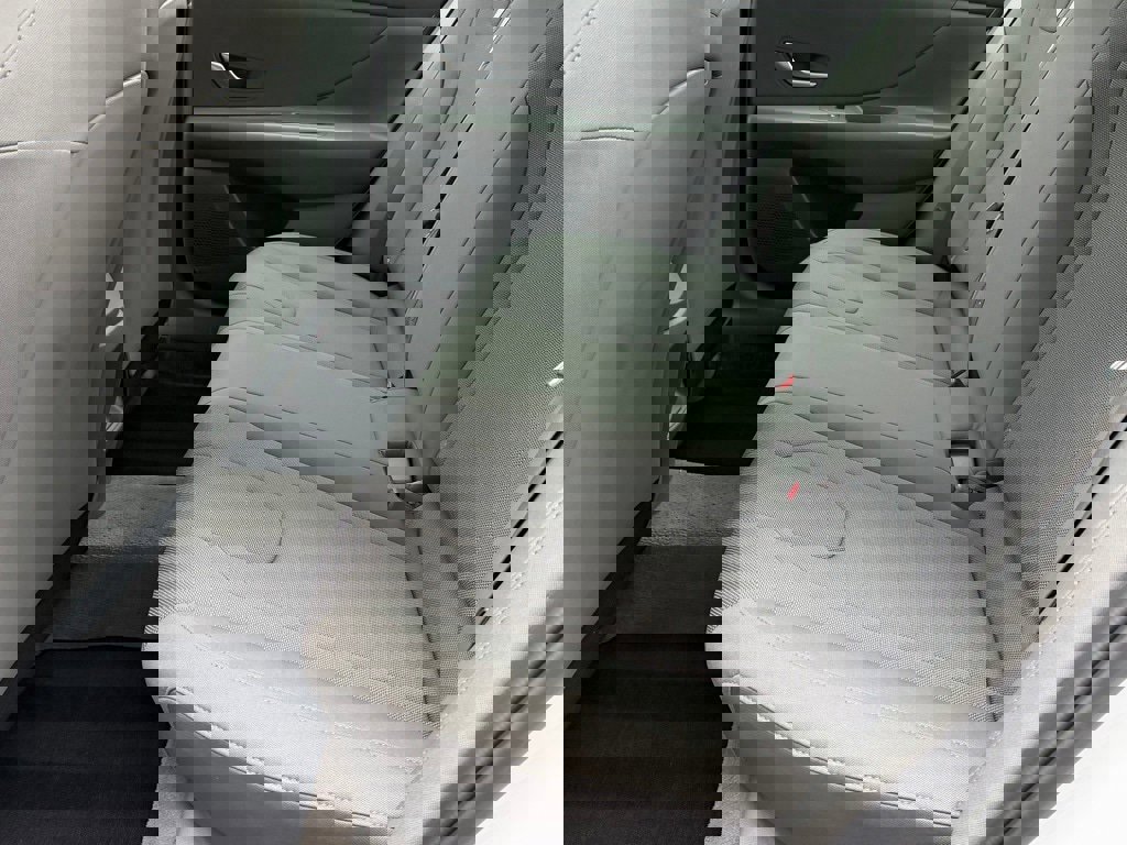 Certified 2025 Hyundai Elantra SE w/ Cargo Package image 10