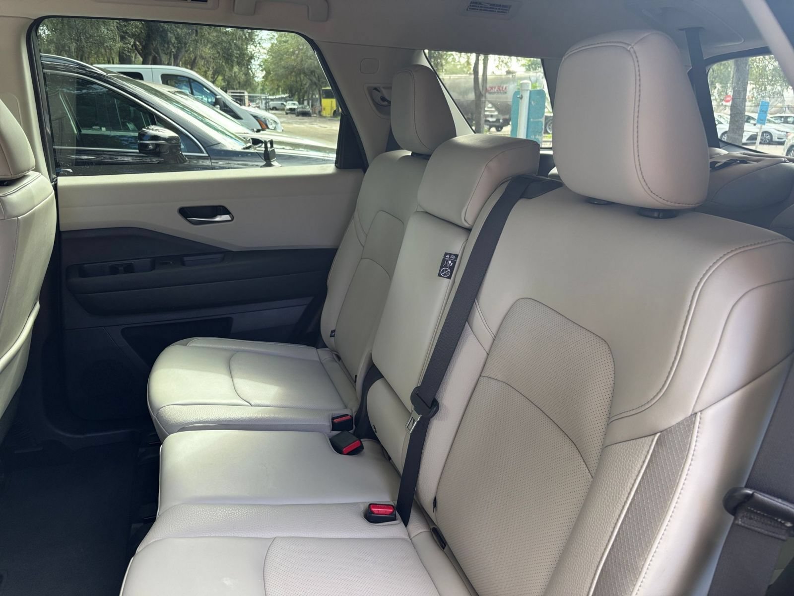 Used 2026 Nissan Pathfinder SL FWD image 40