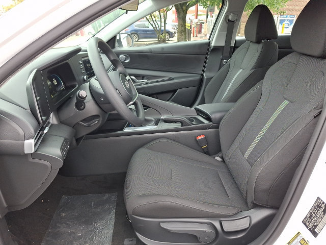 New 2026 Hyundai Elantra SE FWD image 10