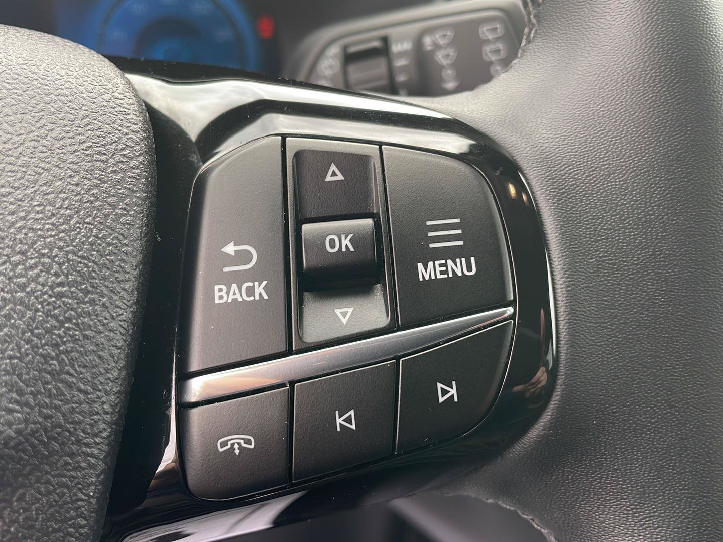 Used 2025 Ford Escape Platinum AWD/4WD image 15