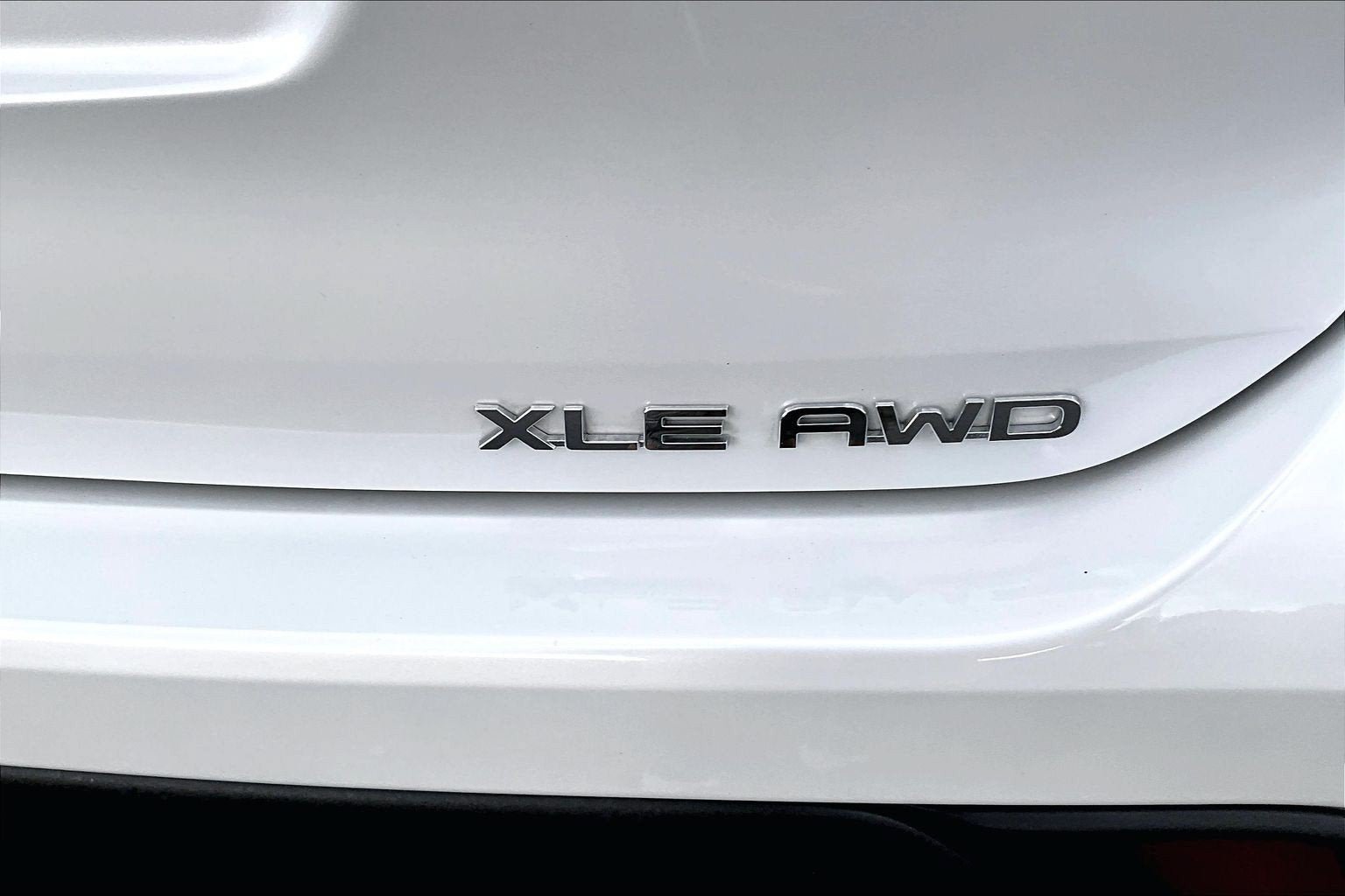 Used 2023 Toyota Highlander XLE AWD/4WD image 8