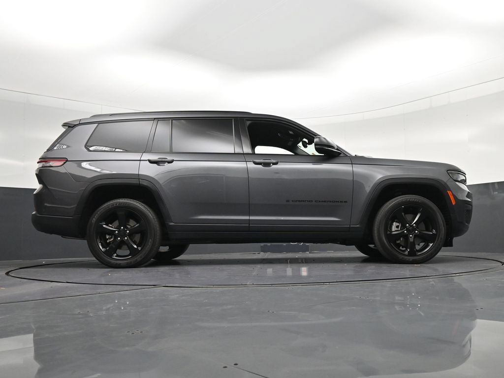 Used 2023 Jeep Grand Cherokee L Laredo RWD image 24