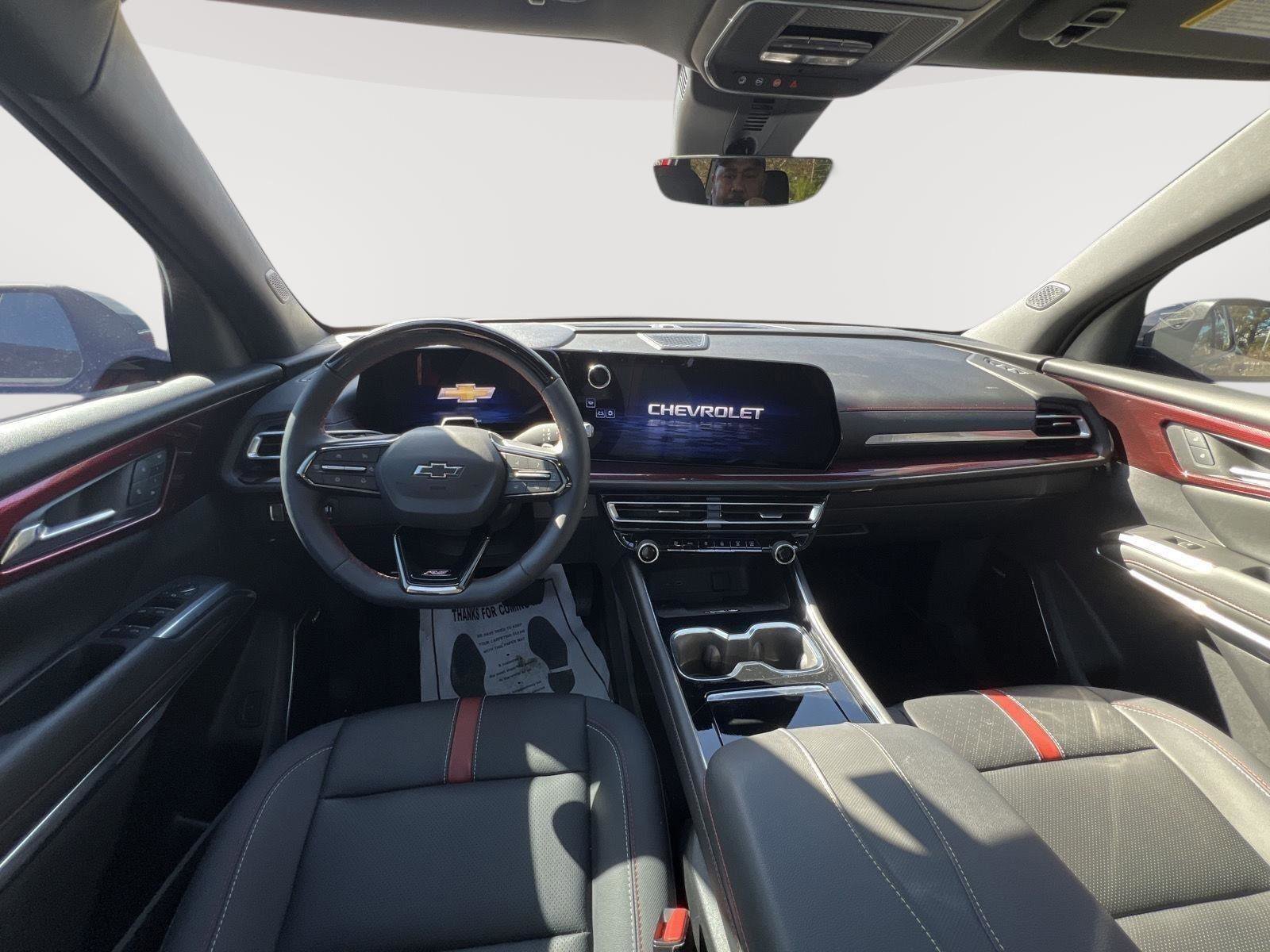 Used 2024 Chevrolet Traverse RS image 12