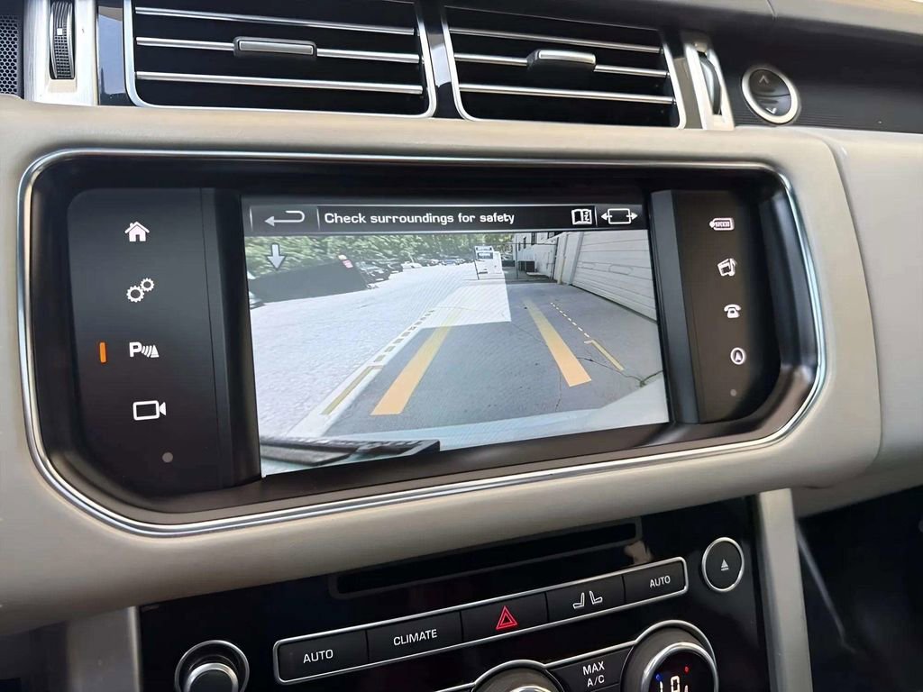 Used 2016 Land Rover Range Rover HSE image 19