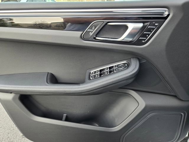 Used 2025 Porsche Macan image 20