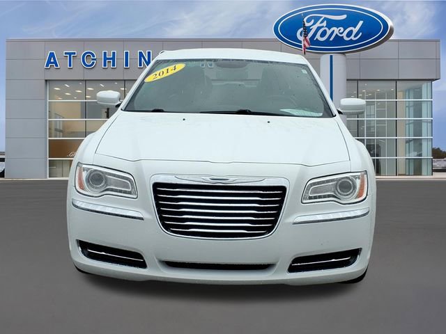 Used 2014 Chrysler 300 image 2