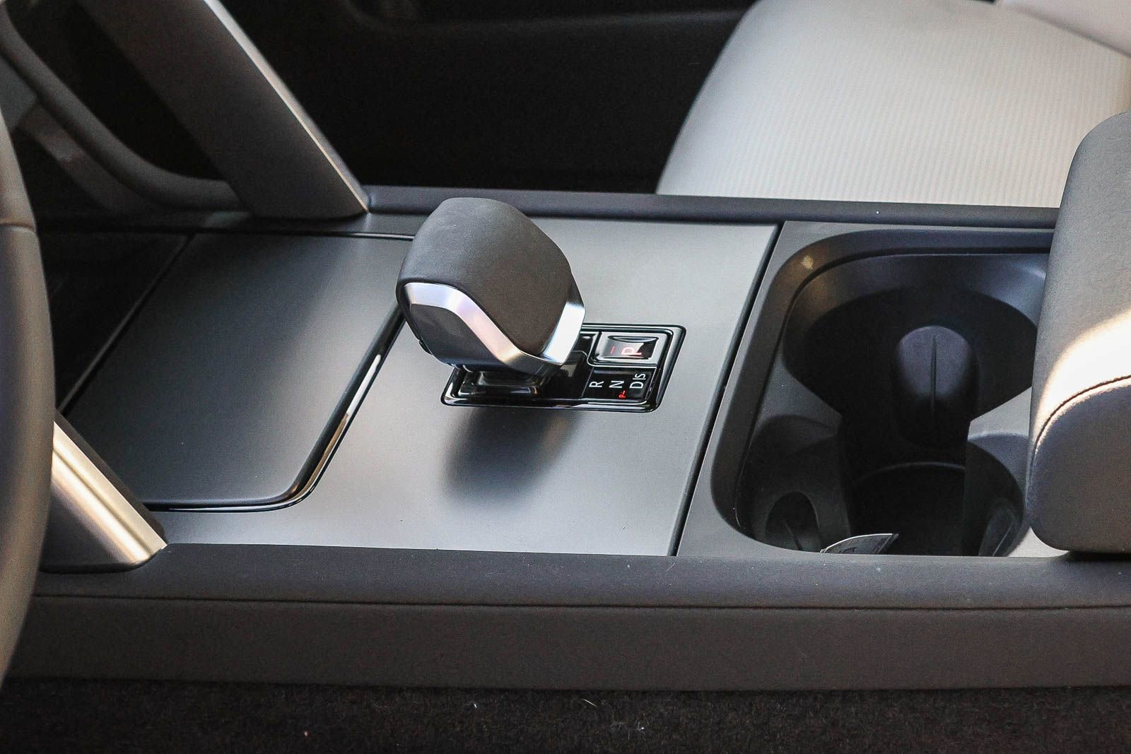 Used 2024 Land Rover Discovery Sport Dynamic SE image 23