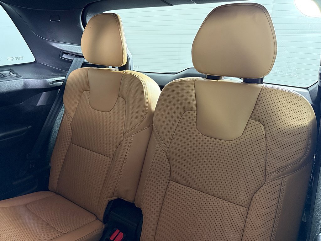 Used 2017 Volvo XC90 T6 Inscription w/ Vision Package image 34