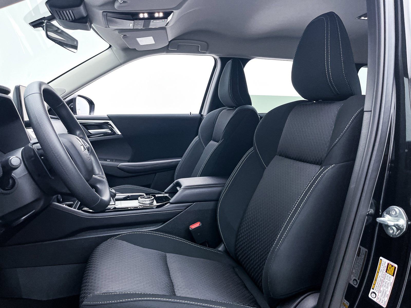 New 2025 Mitsubishi Outlander ES image 12