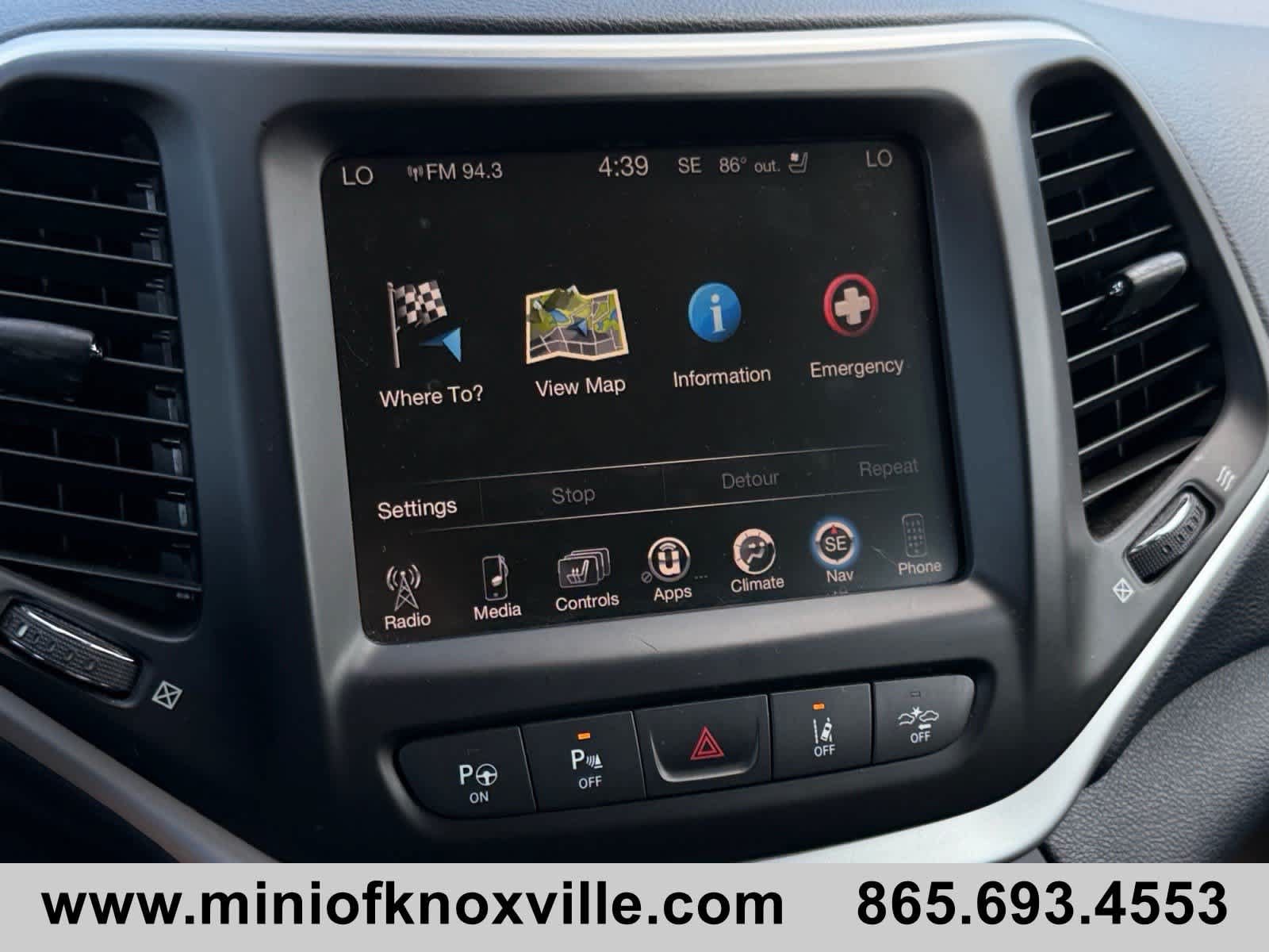 Used 2015 Jeep Cherokee Limited w/ Luxury Group AWD/4WD image 30