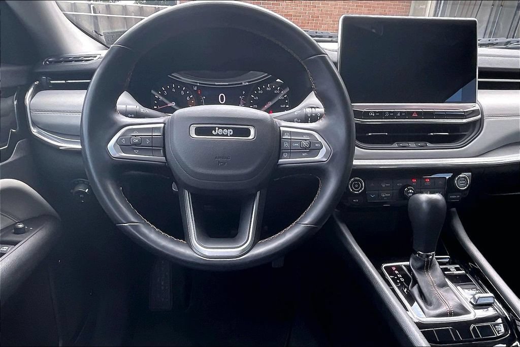 Used 2022 Jeep Compass Limited AWD/4WD image 5