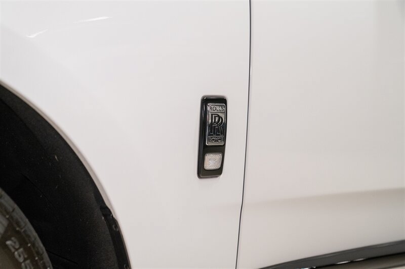 Used 2023 Rolls-Royce Cullinan AWD/4WD image 16